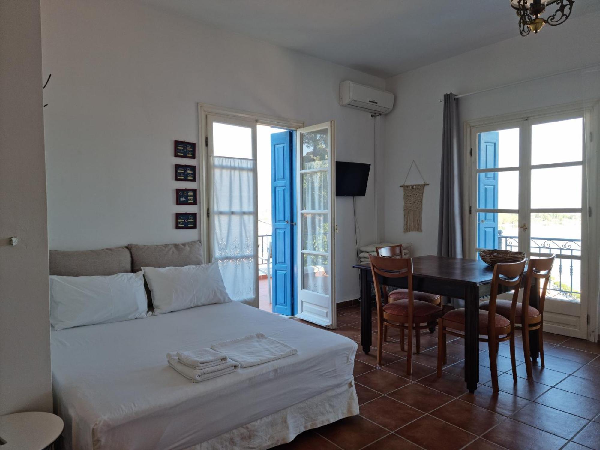 דירות Poros Town Panoramic View מראה חיצוני תמונה